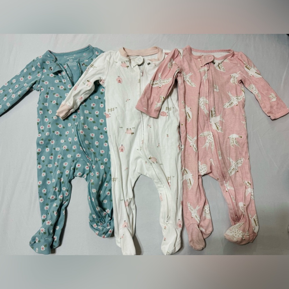 Carter's onsies- 9m